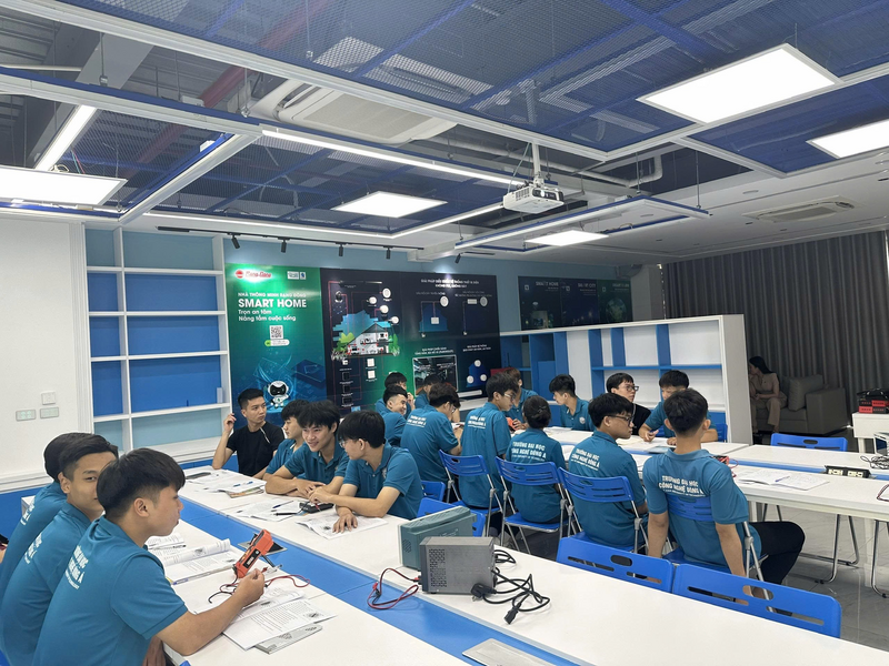 Rạng Đông cung cấp giải pháp tổng thể cho trường học