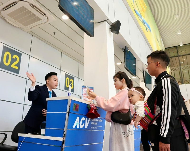 Nhân dịp khai trương đường bay mới, Vietnam Airlines triển khai giá vé ưu đãi chỉ từ 1.099.000 VNĐ chặng TP.Hồ CHí Minh - Điện Biên (đã bao gồm thuế, phí)..