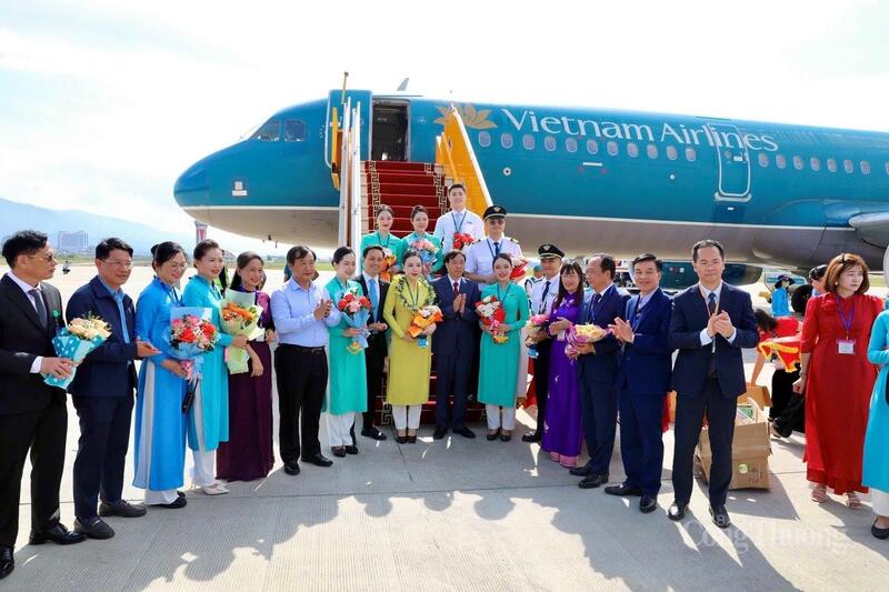 Cùng với việc khai trương đường bay mới, Vietnam Airlines cũng triển khai chương trình giá vé ưu đãi chỉ từ 1.099.000 đồng/chặng TP. Hồ Chí Minh - Điện Biên, áp dụng đến hết ngày 31/12/2025.