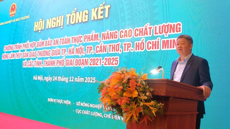 Phó Chủ tịch UBND TP. Hà Nội Nguyễn Mạnh Quyền phát biểu tại hội nghị. Ảnh: Tùng Nguyễn