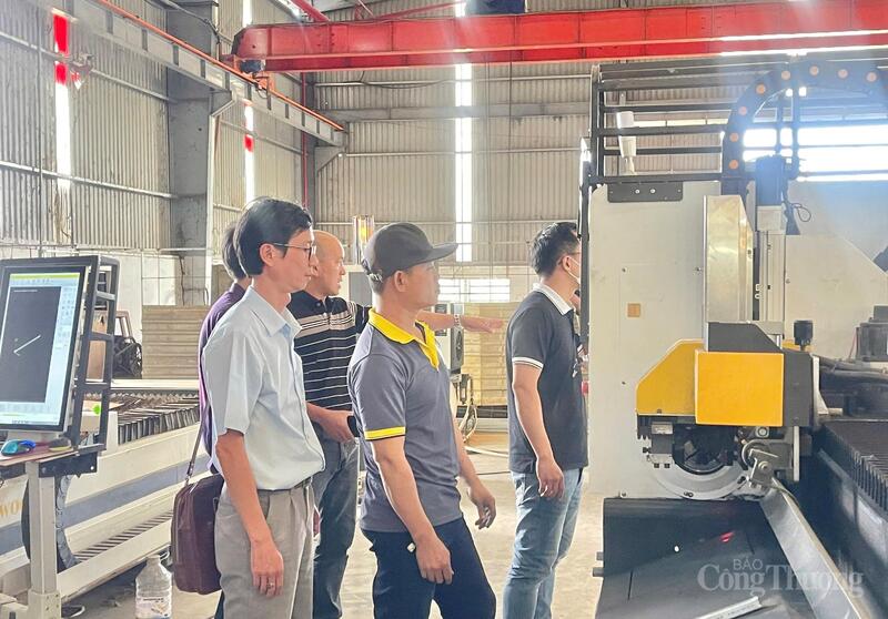 Nghiệm thu, bàn giao máy móc, thiết bị cho các doanh nghiệp thụ hưởng chương trình khuyến công quốc gia năm 2025.