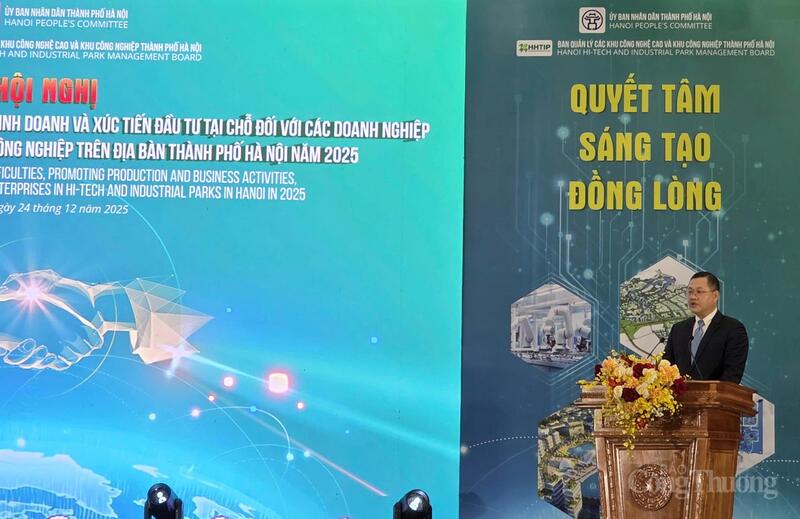 Ông Vũ Xuân Hùng, Trưởng Ban Quản lý các Khu công nghệ cao và Khu công nghiệp TP. Hà Nội phát biểu tại hội nghị. Ảnh: Văn Thi