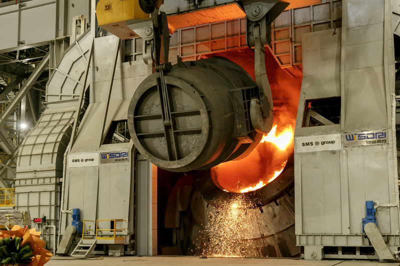 Công ty CP Thép Hòa Phát Dung Quất đã thực hiện định hướng chuyển từ xuất khẩu sang ưu tiên tiêu thụ nội địa. Ảnh: Nguyễn Dương