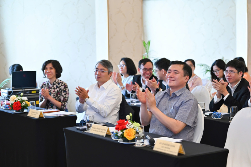 Thứ trưởng Bộ Công Thương Nguyễn Sinh Nhật Tân dự và chỉ đạo Hội nghị. Ảnh: Nam Nguyễn