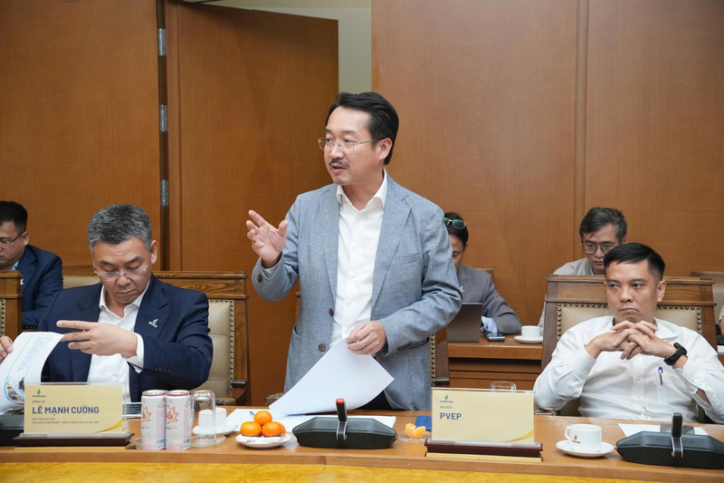 Các đại biểu tham gia thảo luận, trao đổi thẳng thắn về thực trạng triển khai các dự án.