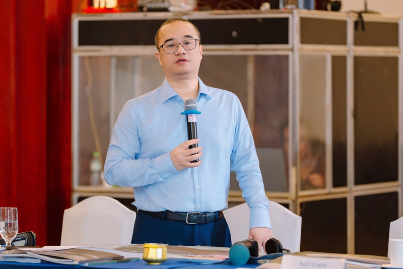 PGS.TS Nguyễn Trúc Lê – Chủ tịch Hội đồng Trường Đại học Kinh tế – ĐHQGHN phát biểu tại buổi chấm thi.