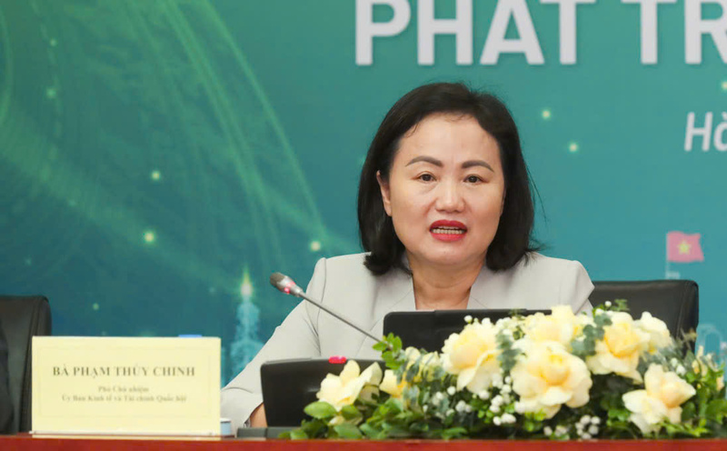 Bà Phạm Thúy Chinh - Phó Chủ nhiệm Ủy ban Kinh tế và Tài chính của Quốc hội.