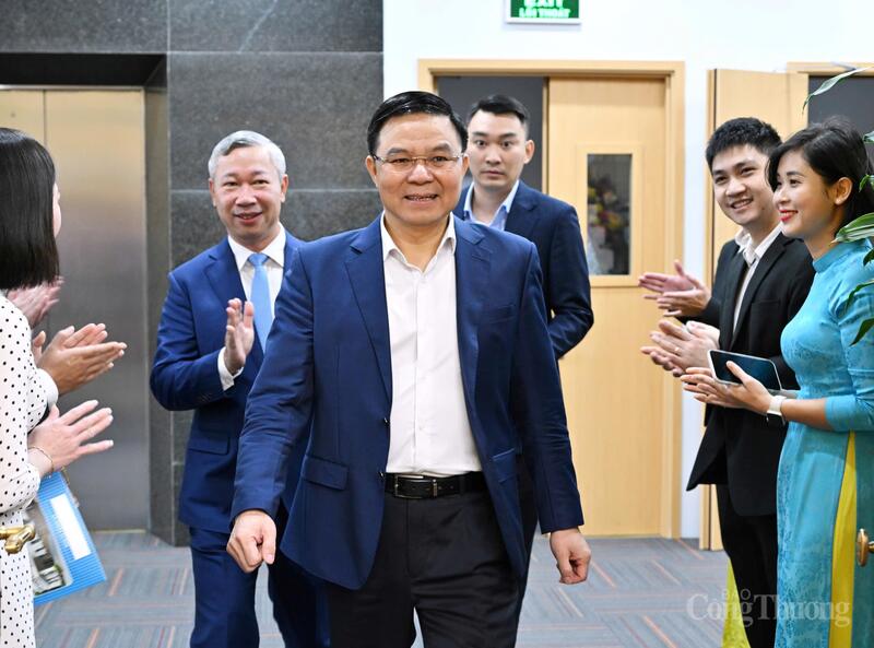 Quyền Bộ trưởng Bộ Công Thương Lê Mạnh Hùng dự Hội nghị. Ảnh: Cấn Dũng