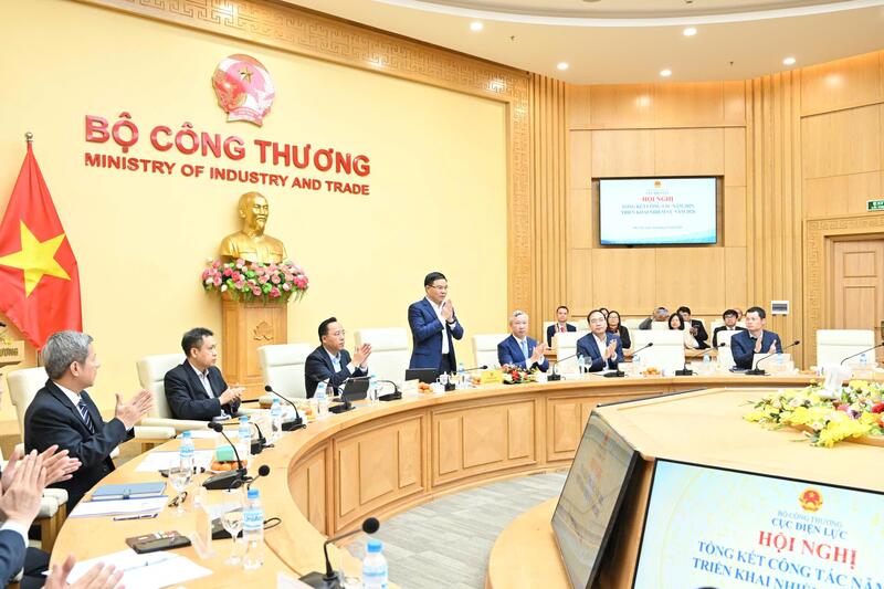 Quyền Bộ trưởng Bộ Công Thương Lê Mạnh Hùng dự hội nghị. Ảnh: Cấn Dũng