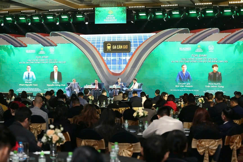 Quang cảnh buổi tọa đàm Giao thông xanh tốc độ cao và giá trị cộng đồng của đô thị biển Cần Giờ trong khuôn khổ sự kiện ESG++ Coastal City Tâm điểm đô thị biển thời đại tốc độ. Ảnh: Reatimes.vn