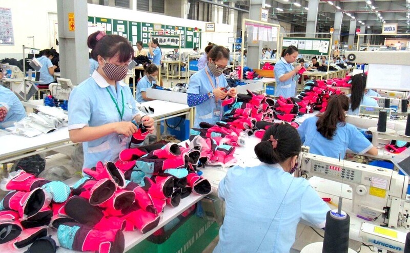 Năm 2025, tiền lương bình quân các doanh nghiệp trên địa bàn tỉnh Nghệ An trả cho người lao động là 7,5 triệu đồng/người/tháng. Ảnh: Mai Liễu