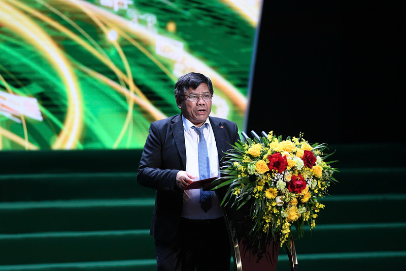 Thứ trưởng Bộ Dân tộc và Tôn giáo Y Thông phát biểu tại lễ tuyên dương. Ảnh: Ban tổ chức