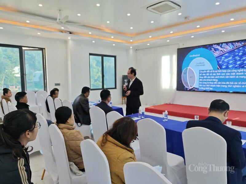 Hội thảo chuyên đề: "Nâng cao năng lực quản lý, tiết kiệm chi phí trong sản xuất ứng dụng chuyển đổi số cho các cơ sở công nghiệp nông thôn trong tình hình mới" tổ chức tại Tuyên Quang