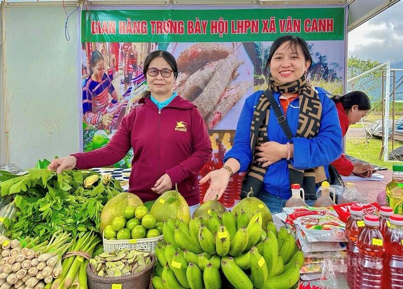 Hội chợ góp phần giúp người dân phát huy nguồn tài nguyên sẵn có của địa phương để thúc đẩy sản xuất, kinh doanh.