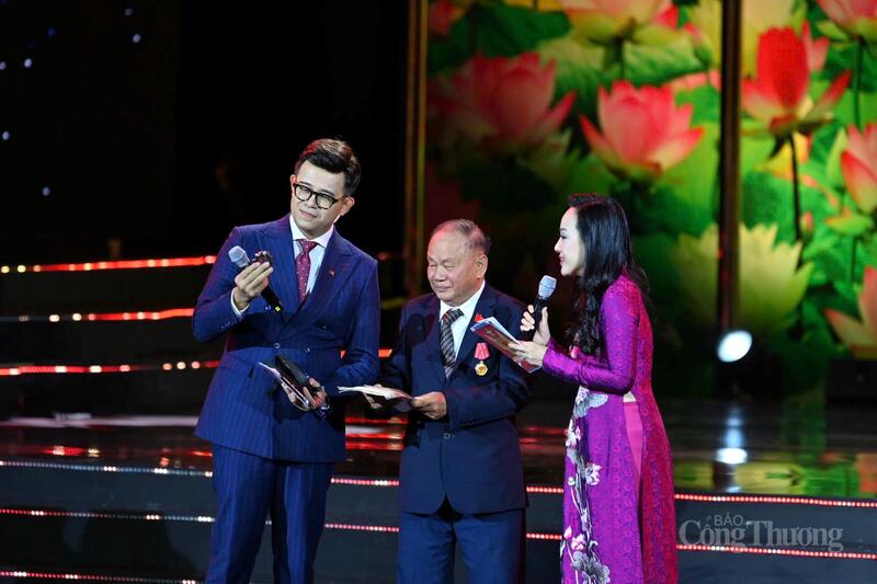 Nhà sáng chế Vũ Hữu Lê, Giám đốc Công ty TNHH Cơ khí và Xây lắp Hồng Hà (tỉnh Lào Cai). Ảnh: Nam Nguyễn