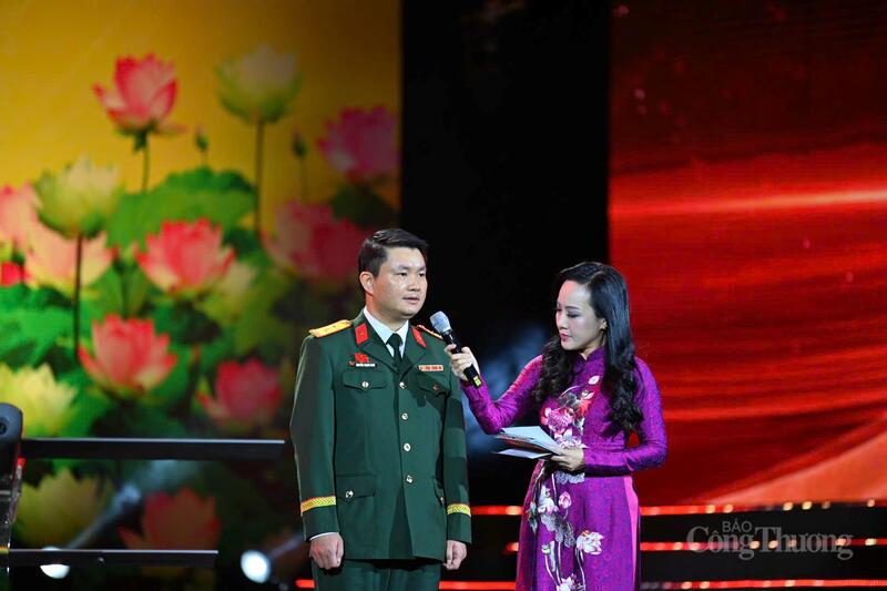 Trung tá Nguyễn Mạnh Linh, Phó Giám đốc Tổng công ty Công nghiệp Công nghệ cao, Tập đoàn Công nghiệp - Viễn thông Quân đội. Ảnh: Nam Nguyễn