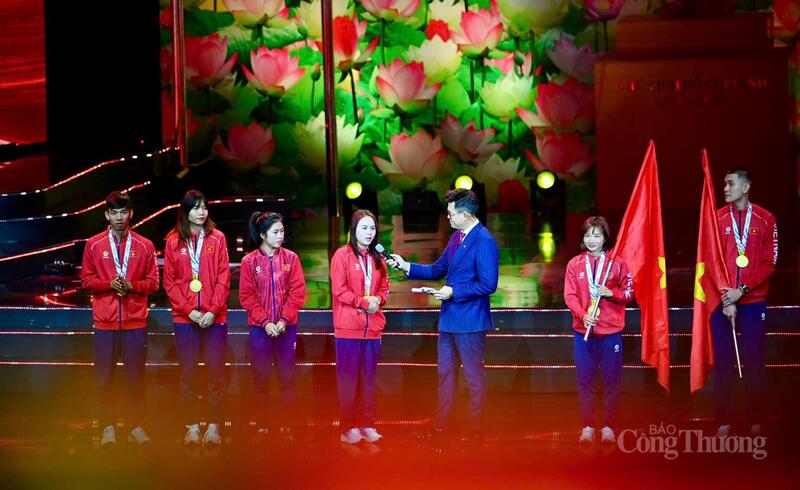 Nữ xạ thủ Trịnh Thu Vinh, người giành 4 huy chương vàng ở SEA Games 33. Ảnh: Nam Nguyễn