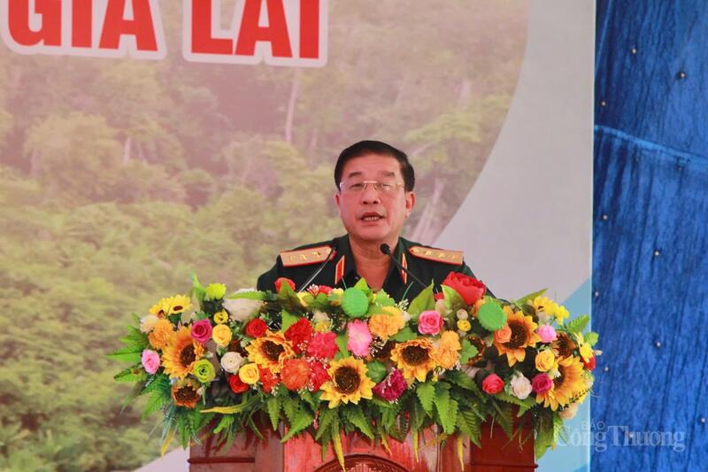 Thượng tướng Trương Thiên Tô, Phó Chủ nhiệm Tổng Cục Chính trị Quân đội nhân dân Việt Nam phát biểu tại Lễ khởi công. Ảnh: Hiền Mai