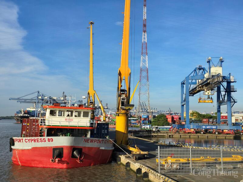 Năm 2025, tổng kim ngạch xuất nhập khẩu cán mốc 900 tỷ USD