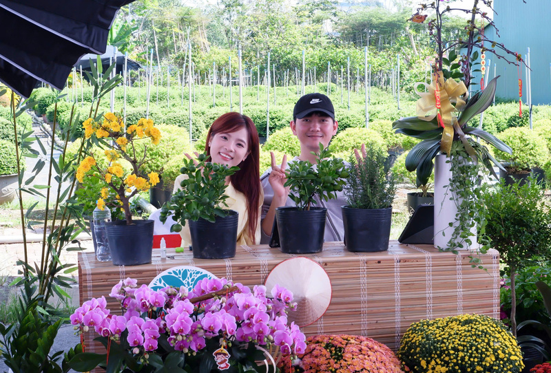 Livestream hoa kiểng Sa Đéc: 'Cú huých' chuyển đổi số từ nhà vườn - 1