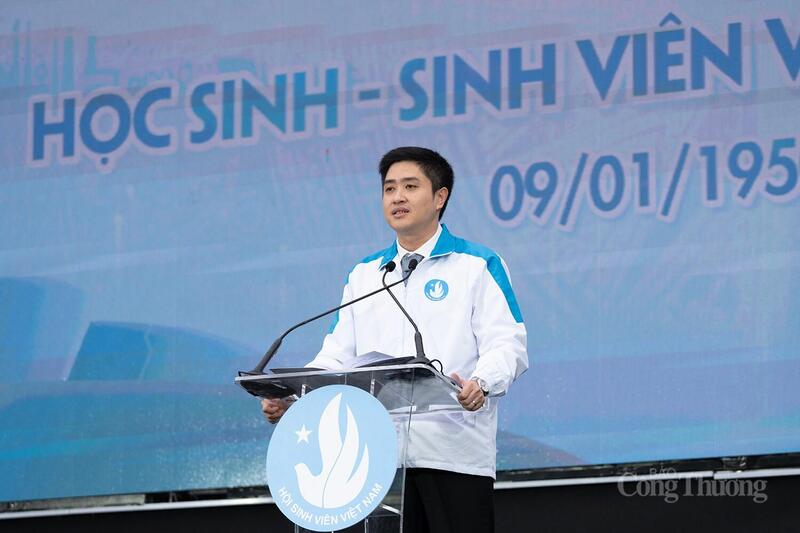Phó Chủ tịch Hội Sinh viên Việt Nam Lâm Tùng phát biểu tại chương trình.