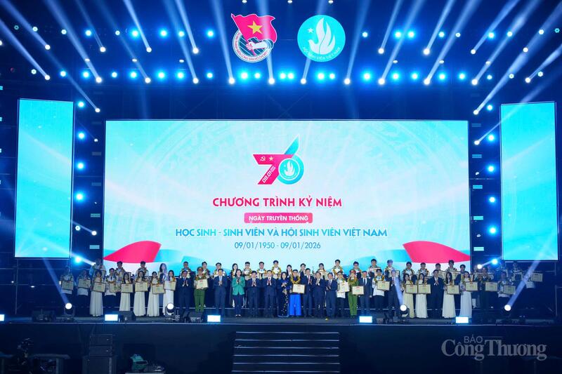 Tuyên dương học sinh, sinh viên tiêu biểu nhân kỷ niệm 76 năm Ngày truyền thống Hội Sinh viên Việt Nam