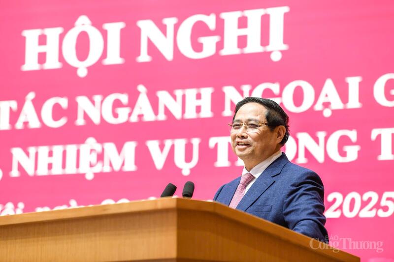 Thủ tướng Chính phủ Phạm Minh Chính phát biểu chỉ đạo tại hội nghị.