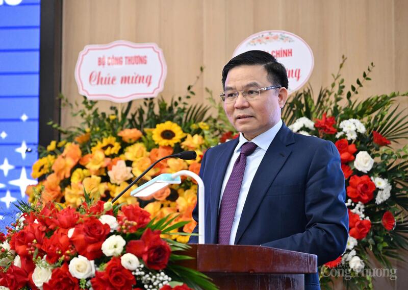 Quyền Bộ trưởng Bộ Công Thương Lê Mạnh Hùng phát biểu chỉ đạo hội nghị. Ảnh: Cấn Dũng