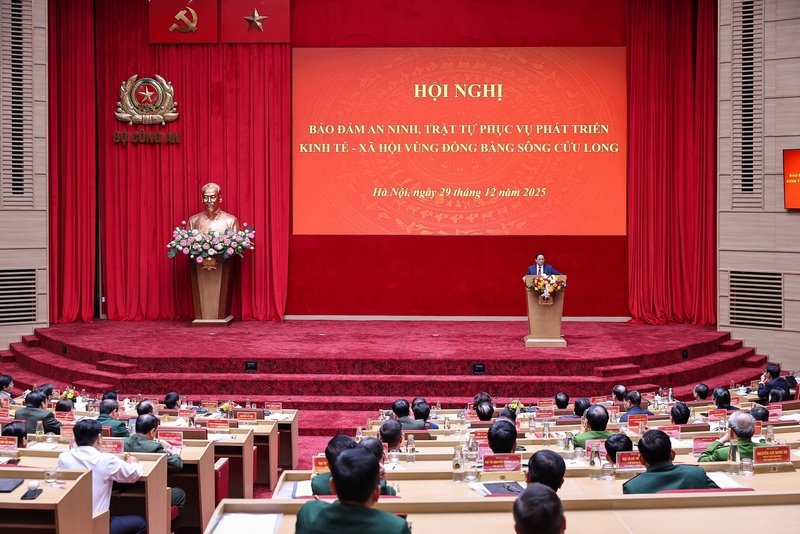 Thủ tướng Chính phủ giao các bộ, ngành, địa phương hoàn thành 7 nhóm nhiệm vụ lớn, trọng tâm chủ yếu về chăm lo, phát triển kinh tế, văn hóa, giáo dục, y tế vùng Đồng bằng sông Cửu Long. Ảnh: VGP/Nhật Bắc