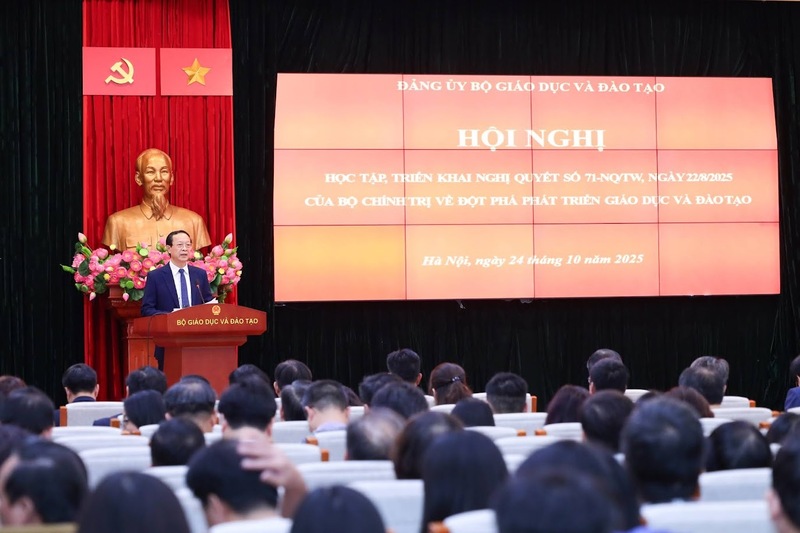 Toàn ngành giáo dục học tập, triển khai Nghị quyết 71-NQ/TW. Ảnh: GD