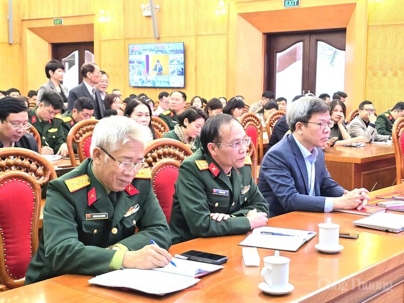 Các đại biểu tham dự hội nghị