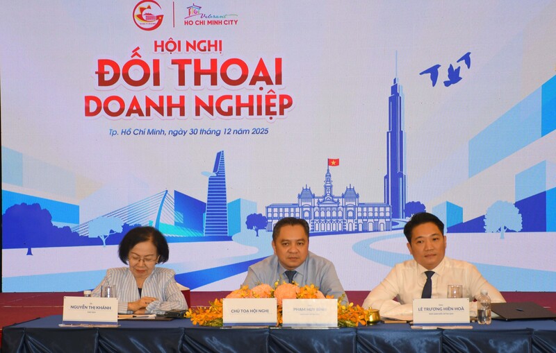 Hội nghị đối thoại với các doanh nghiệp kinh doanh du lịch TP. Hồ Chí Minh. Ảnh: Minh Khuê.