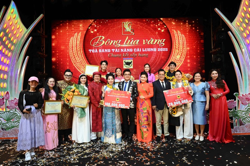 Suốt 32 năm, Công ty CP Phân bón Bình Điền không chỉ là nhà tài trợ, mà là người bạn đồng hành thực sự của giới nghệ sĩ cải lương.