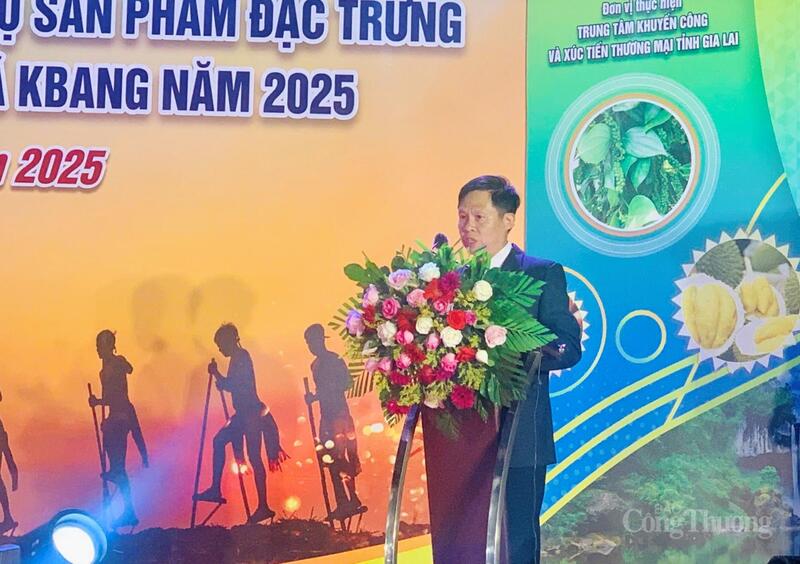 Ông Vũ Văn Hiền - Phó Chủ tịch UBND xã Kbang phát biểu.