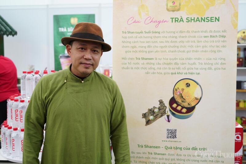 Nghệ nhân văn hóa trà Việt Nam Đào Đức Hiếu. Ảnh: Thái Mạnh