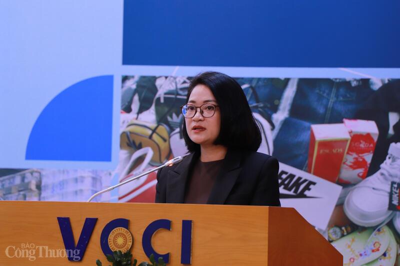 Bà Lê Thị Hà, Trưởng phòng Quản lý hoạt động thương mại điện tử. Ảnh: Thanh Tuấn