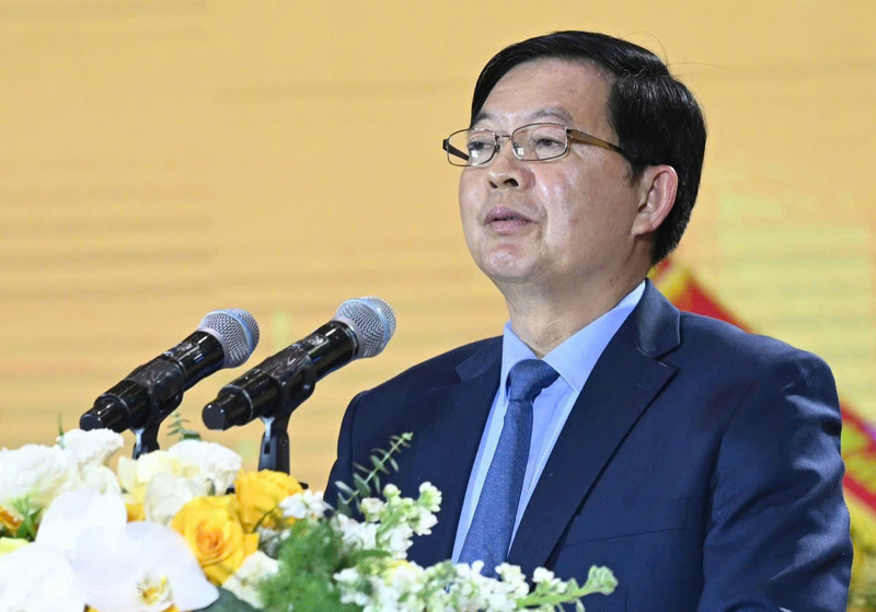 Phó Thủ tướng Chính phủ Hồ Quốc Dũng.