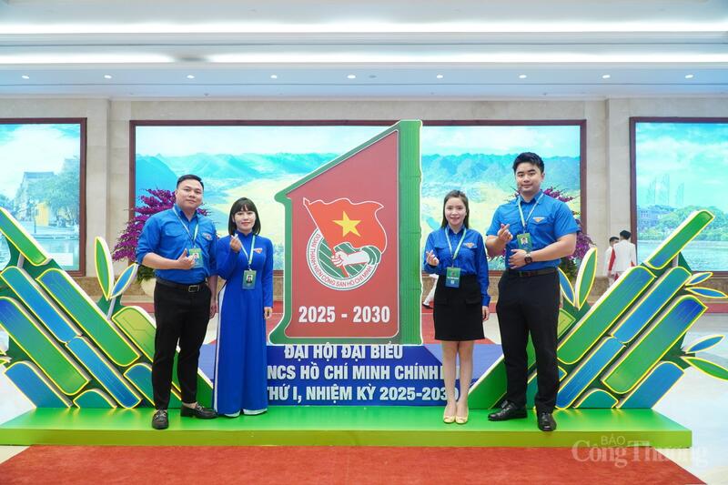 Đoàn đại biểu Đoàn Thanh niên Bộ Công Thương tham dự Đại hội. Ảnh: Minh Trang