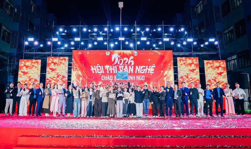 Công ty TNHH Luxshare ICT tổ chức sôi nổi chương trình Văn nghệ chào Xuân Bính Ngọ. Ảnh: Mai Hương