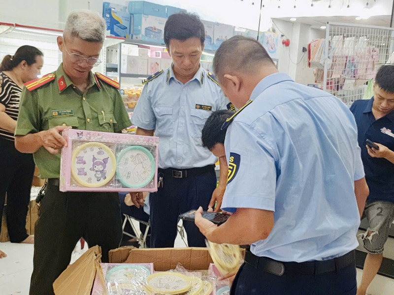 Tăng cường phối hợp liên ngành để nâng cao hiệu quả phát hiện, xử lý các đường dây, ổ nhóm buôn lậu, gian lận thương mại. Ảnh: QLTT Đà Nẵng