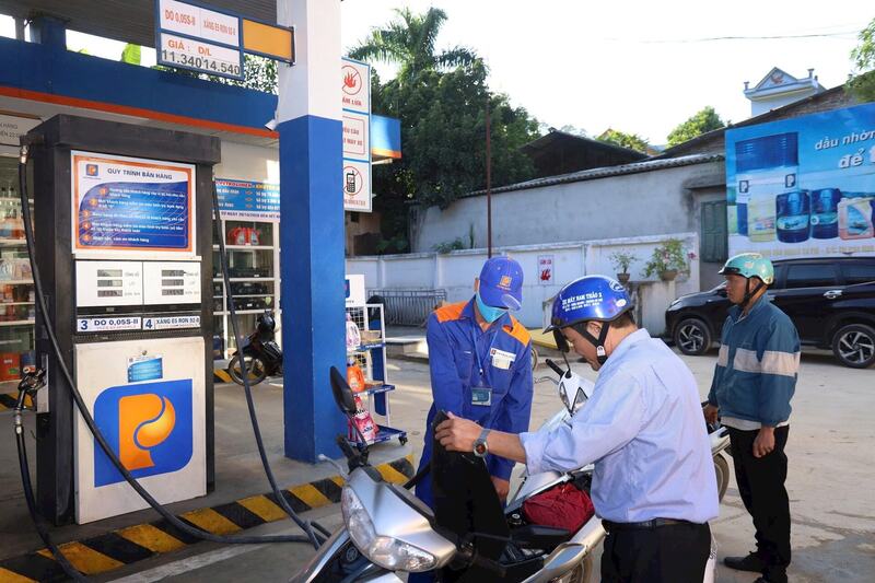 Giá xăng dầu đồng loạt giảm từ 15h chiều ngày 31/12/2025.