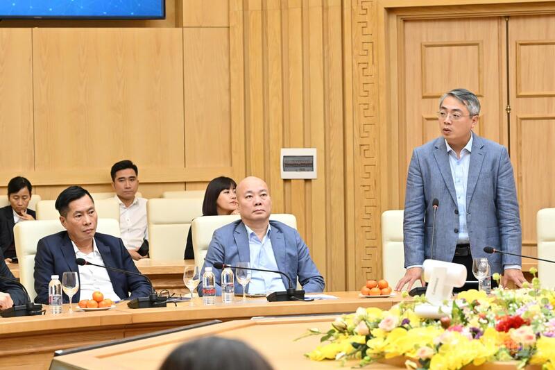 Ông Hoàng Ninh – Phó Cục trưởng Cục Thương mại điện tử và Kinh tế số (Ảnh: Cấn Dũng)