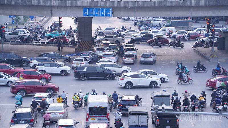 Giao thông Hà Nội ra sao trong ngày làm việc cuối cùng năm 2025?  - 5