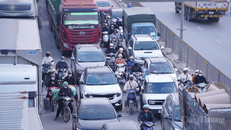 Giao thông Hà Nội ra sao trong ngày làm việc cuối cùng năm 2025?  - 9