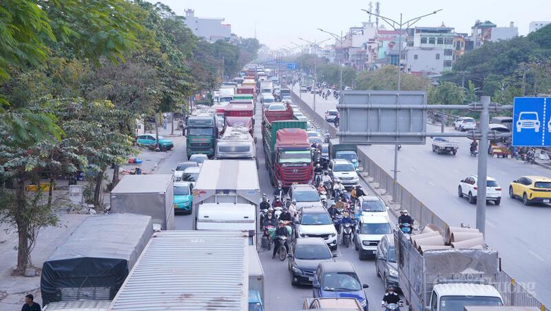 Giao thông Hà Nội ra sao trong ngày làm việc cuối cùng năm 2025?  - 14