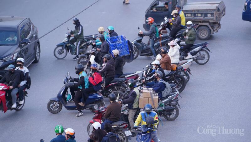 Giao thông Hà Nội ra sao trong ngày làm việc cuối cùng năm 2025?  - 13