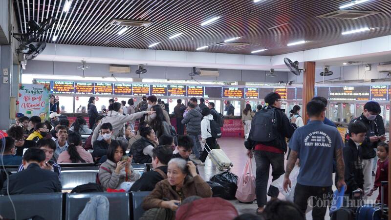 Giao thông Hà Nội ra sao trong ngày làm việc cuối cùng năm 2025?  - 22