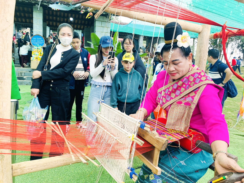 Tái hiện không gian phiên chợ vùng cao giữa Hà Nội - 9