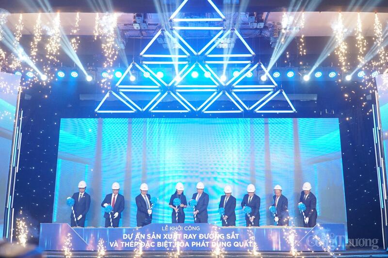 Khởi công dự án sản xuất ray đường sắt và thép đặc biệt Hòa Phát Dung Quất (tỉnh Quảng Ngãi) quy mô hơn 10.000 tỷ đồng, dự án kỳ vọng là khởi đầu cho nền công nghiệp đường sắt do người Việt Nam làm chủ