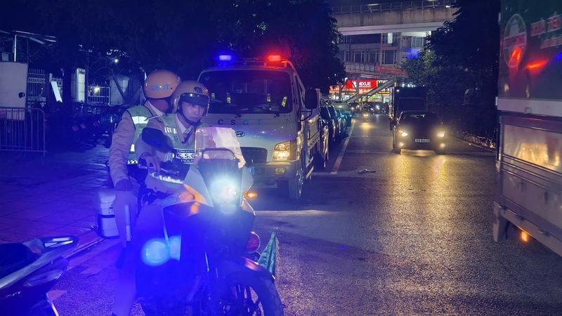 Đội Cảnh sát giao thông đường bộ số 6 triển khai lực lượng tuần tra kiểm soát. Ảnh: CAHN